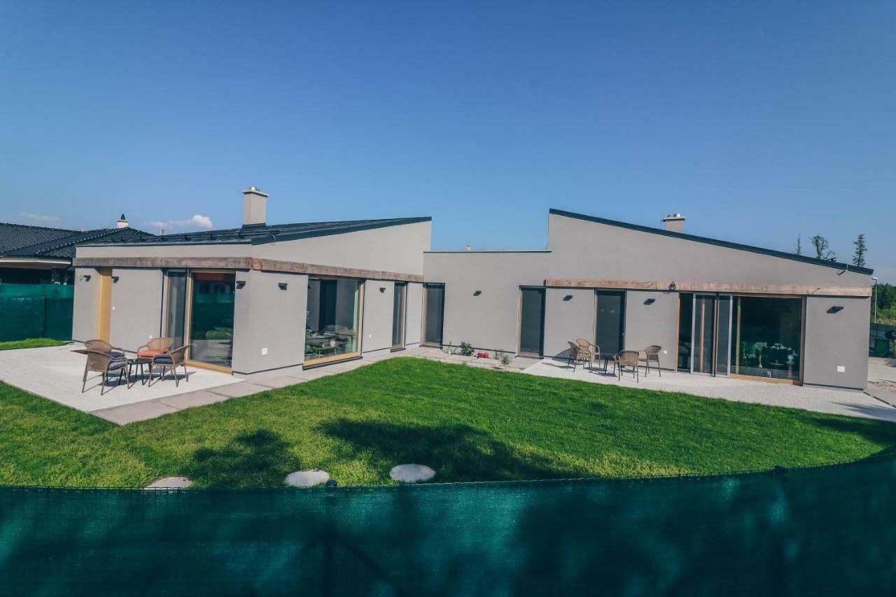 Stylish Apartments At Penati Golf Resort Sajdikove Humence Екстериор снимка
